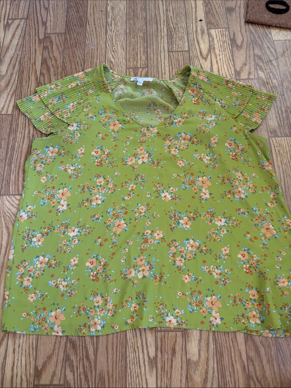 DR2 Lime Green Floral V-Neck Blouse with Pleated Cap Sleeves